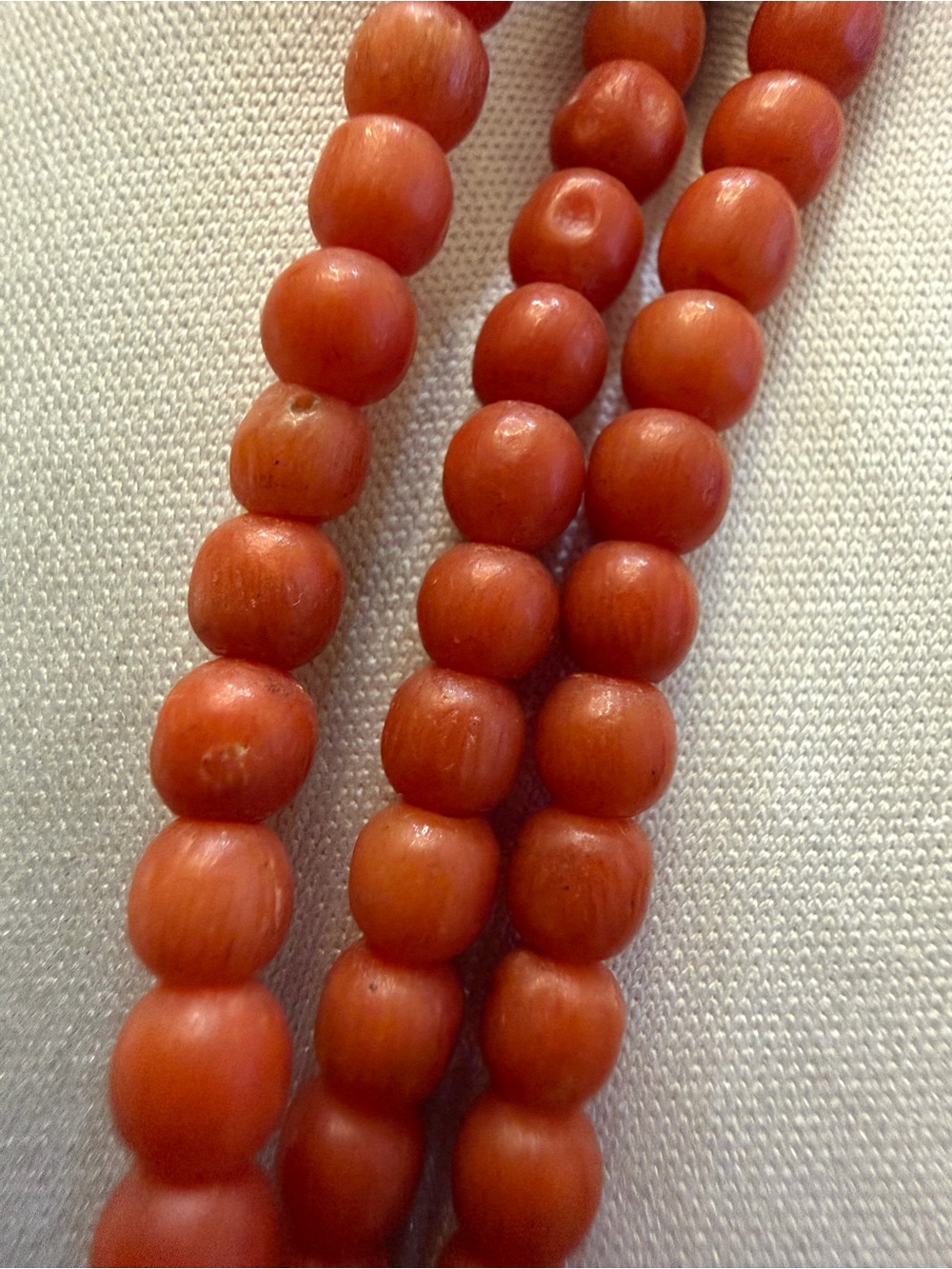 Vintage Natural Red Coral Bead Necklace 16" 10.15g 18K Gold Clasp BREV Italian - Picture 9 of 16